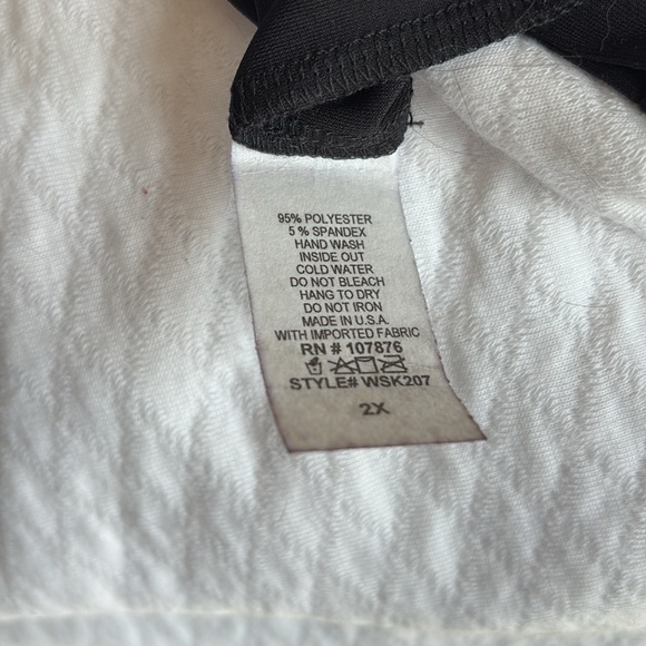 Sun Kim Black Pants with Button Detail 2X - Picture 3 of 7